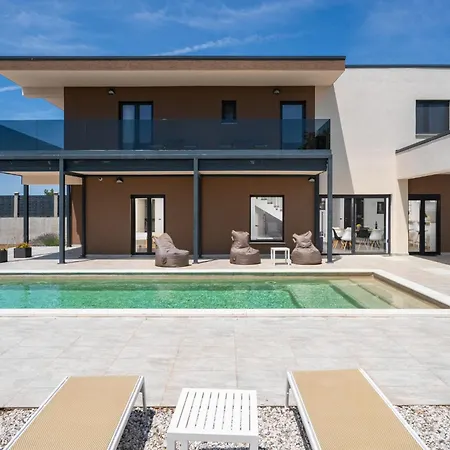 Quinta By Briskva Villa