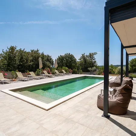 Quinta By Briskva Ubasico